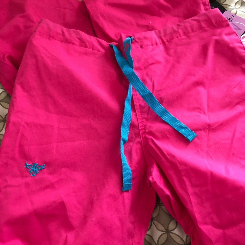 Hot pink scrub pants med couture XS NWT
